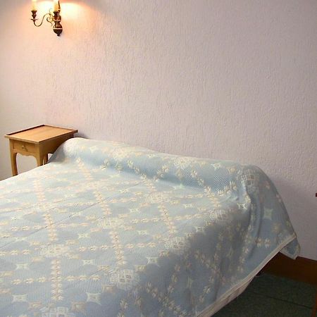 Auberge Des Potiers Jouy-le-Potier Zimmer foto